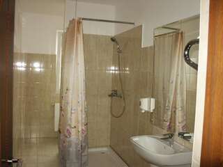 Отель Hotel Astra Брашов Четырехместный номер-3